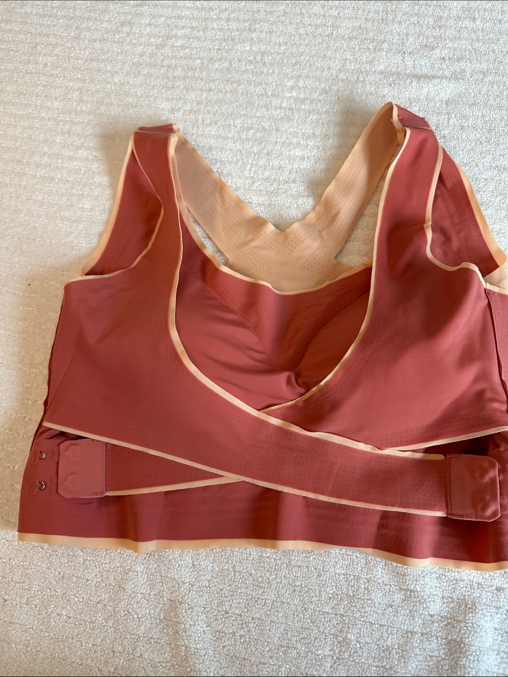 NWT Active Cross-Front Sports Bra with Cream Trim Runs small 3XL
